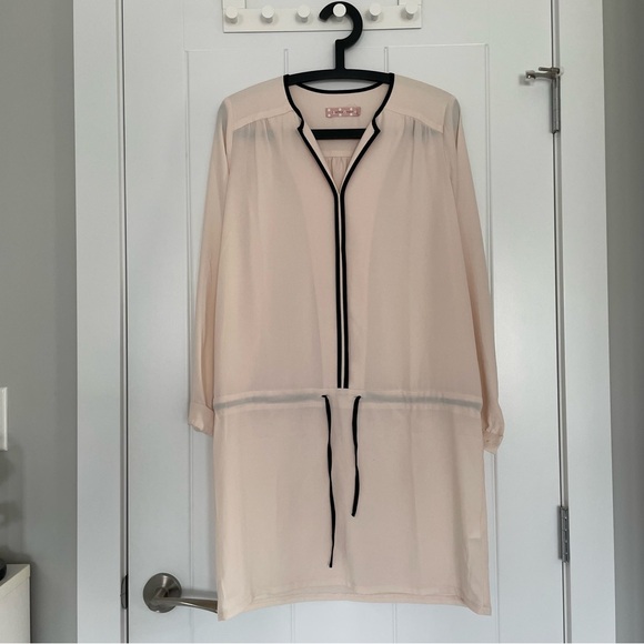 Cute sheer dress - Picture 5 of 7